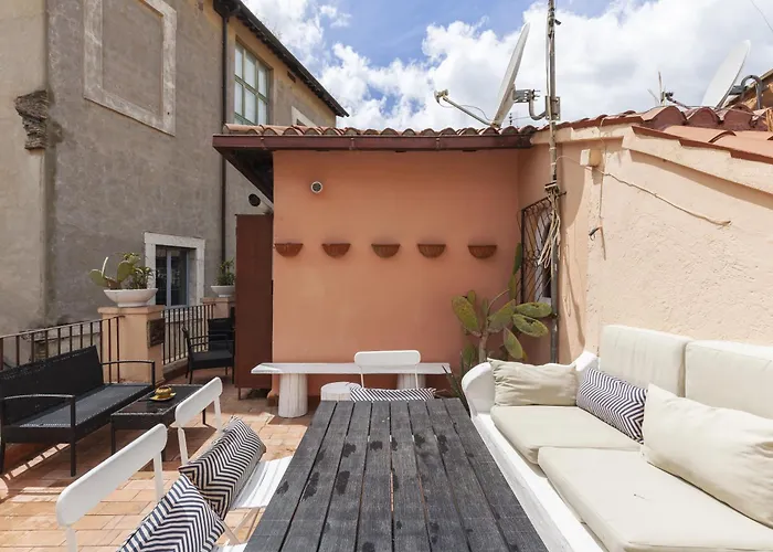 Апартаменты Pantheon Splendid Flat With Terrace *