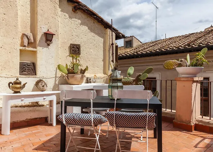 Апартаменты Pantheon Splendid Flat With Terrace *