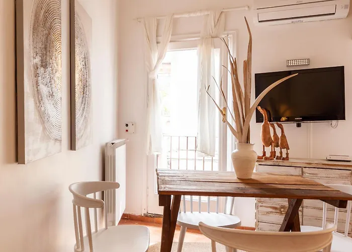 Апартаменты Pantheon Splendid Flat With Terrace *